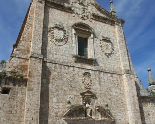 Convento de San Agustín y Patío de los Arcos.